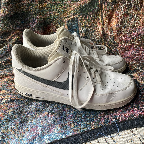 Nike Air Force 1s Low White and Iron Grey - Picture 3 of 4